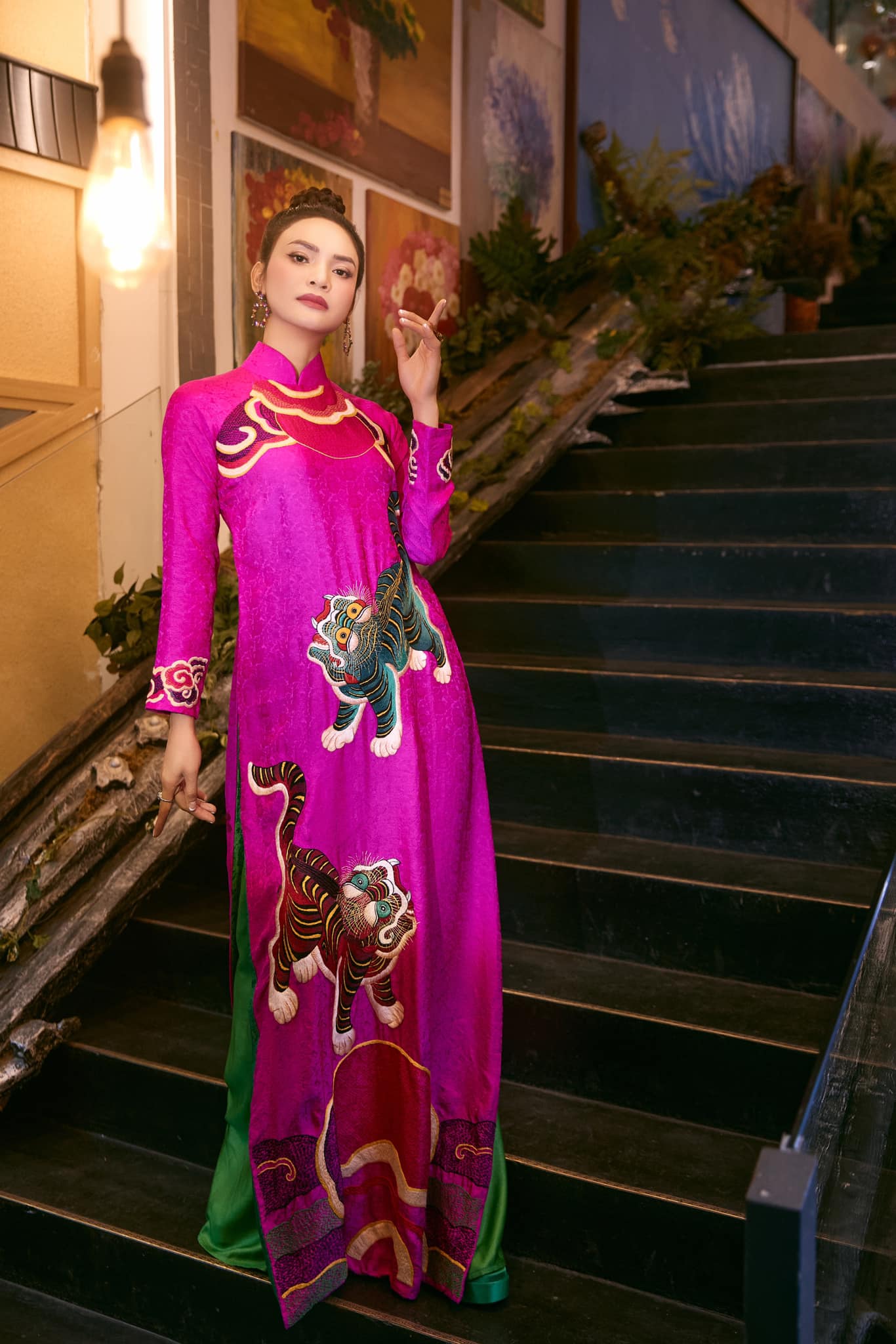 Phạm Phương Thảo bước ra từ cuộc thi Sao Mai 2003 với giải Ba dòng nhạc Dân gian và giải “Ca sĩ được yêu thích nhất” (Ảnh: FBNV)