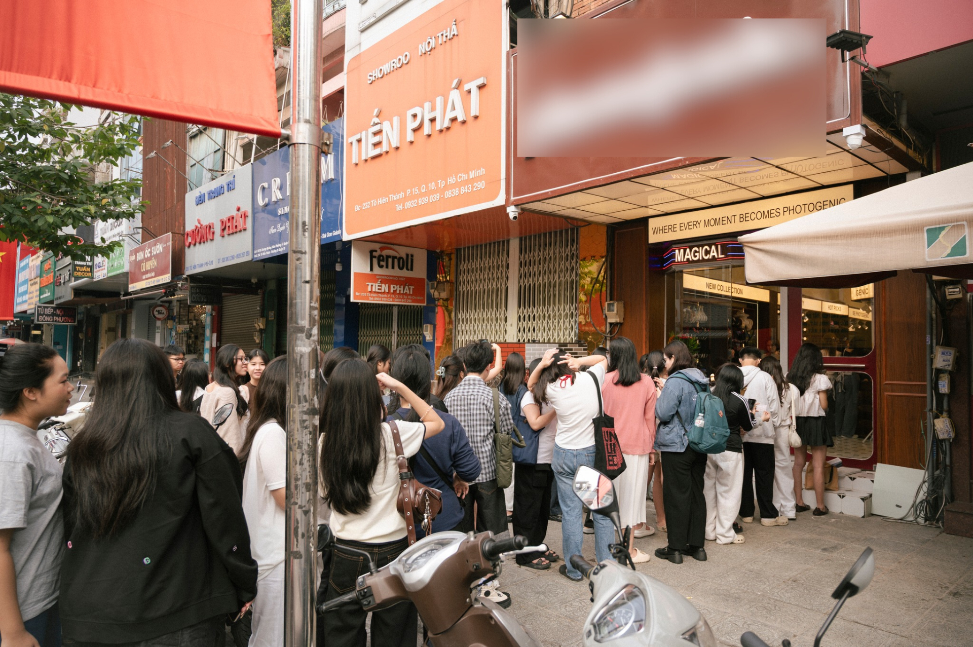 Ai bảo photobooth thoái trào chắc ngã ngửa cảnh dân tình bốc 4200 số, vạ vật 8 tiếng dâng tiền rước hai tấm ảnh tẹo teo