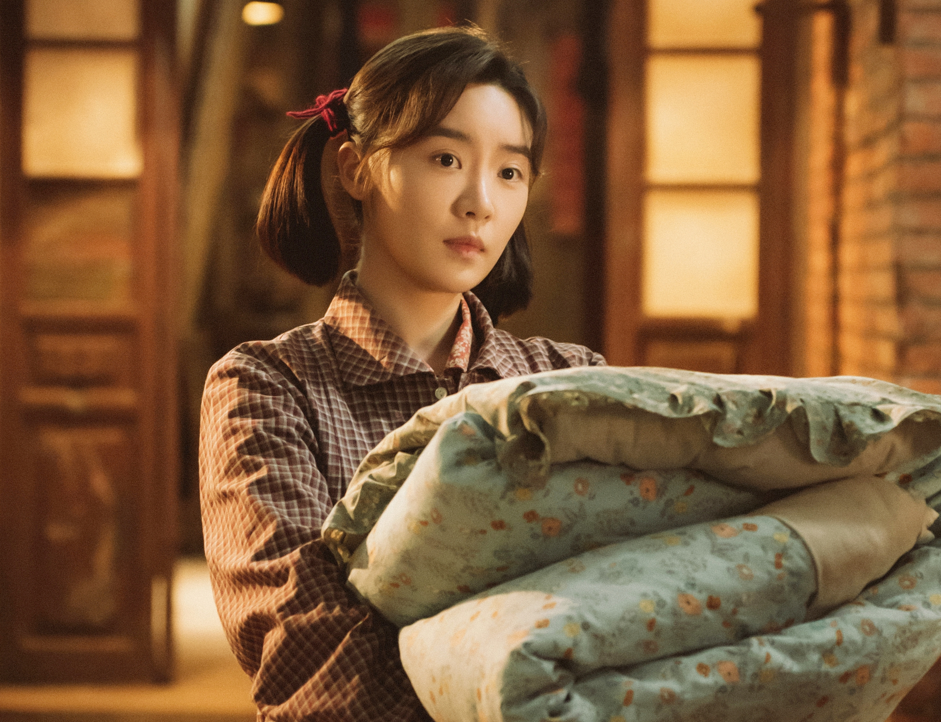 Dù đã cố gắng trang điểm nhưng Trương Nguyệt vẫn bị chê già