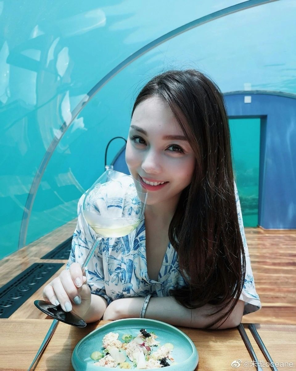 Chu Tuyền hiếm họi lộ diện sau 8 năm biến mất khỏi showbiz. Ở tuổi 39, cô vẫn vô cùng trẻ trung và xinh đẹp. Ảnh: Sina.