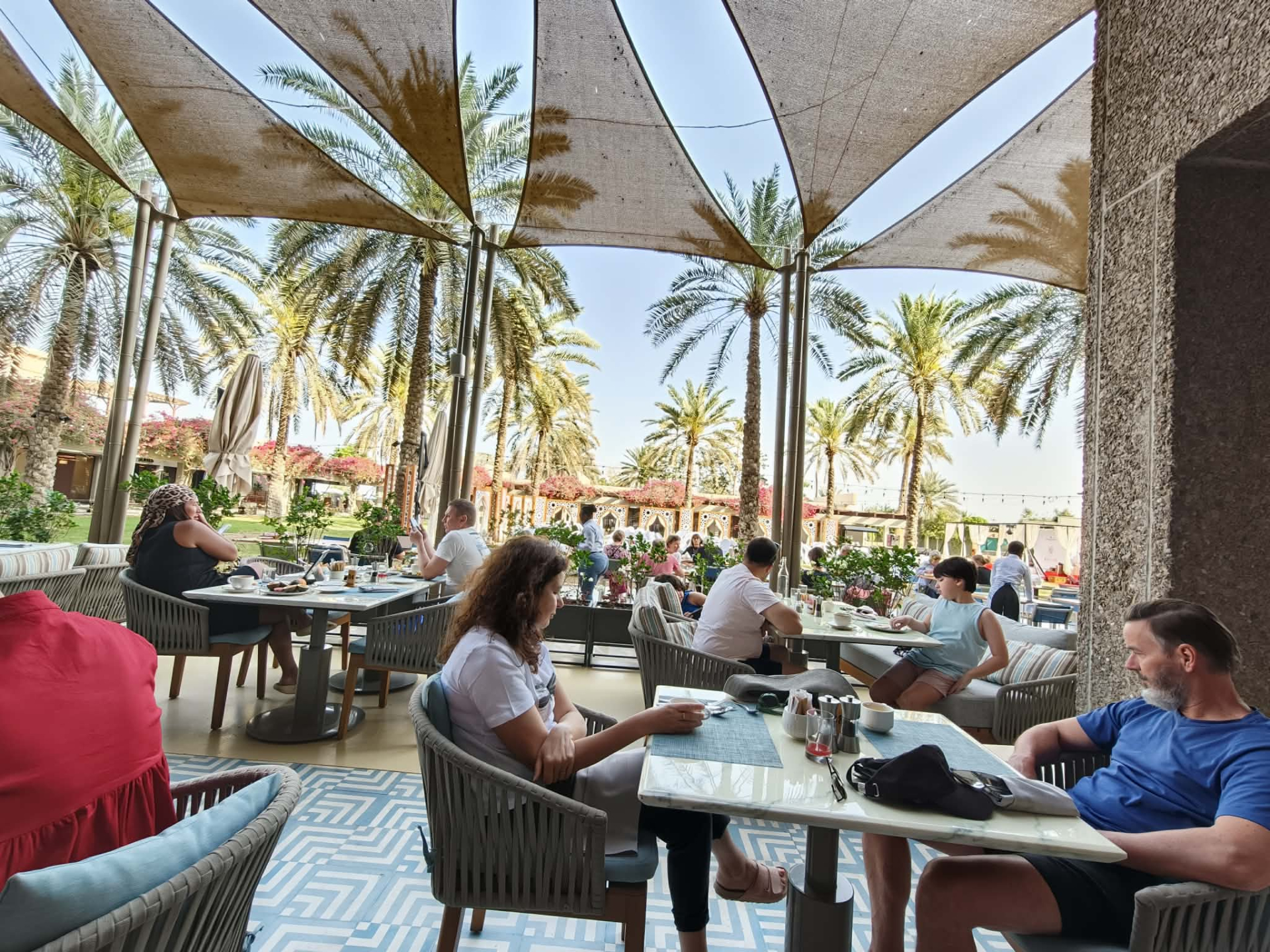 Tình hình sáng nay tại Oman được Đức Trịnh cập nhật, thông báo bản thân vẫn an toàn và chờ đợi các thông báo mới nhất