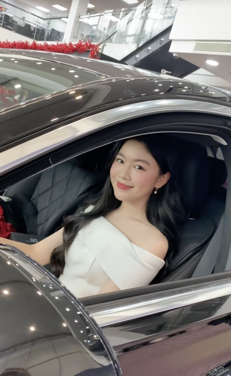   Con gái MC Quyền Linh tự lập, kiếm tiền từ rất sớm và không phụ thuộc vào gia đình  