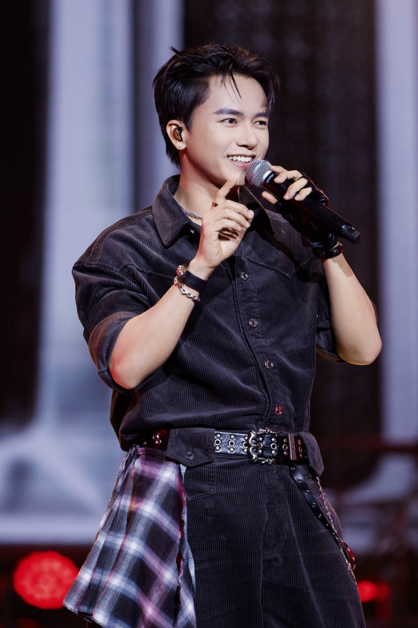 Mới đây nhất, Bùi Công Nam tiếp tục “ghi điểm” khi bất ngờ tạo trend Valentine với ca khúc I Love You (Ảnh: FBNV)