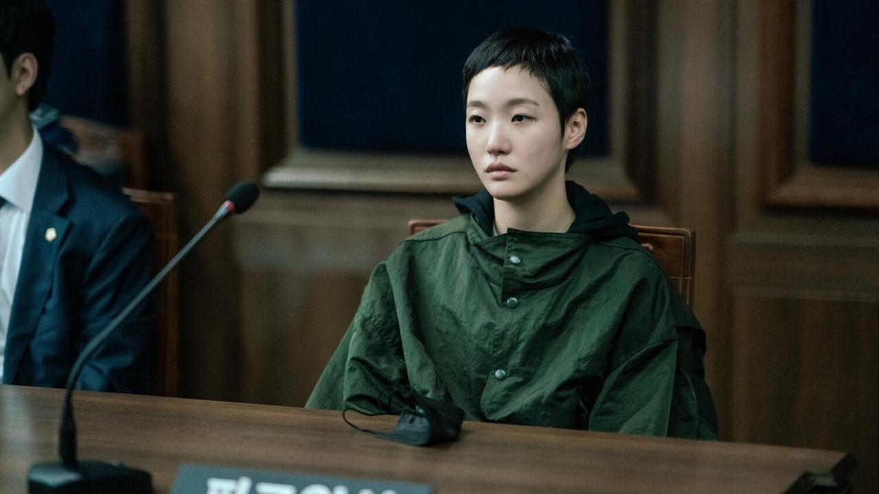 Tranh cãi Kim Yoo Jung hay Shin Hye Sun sẽ thắng Baeksang: Cả 2 đều đỉnh nhưng vẫn thua 1 người