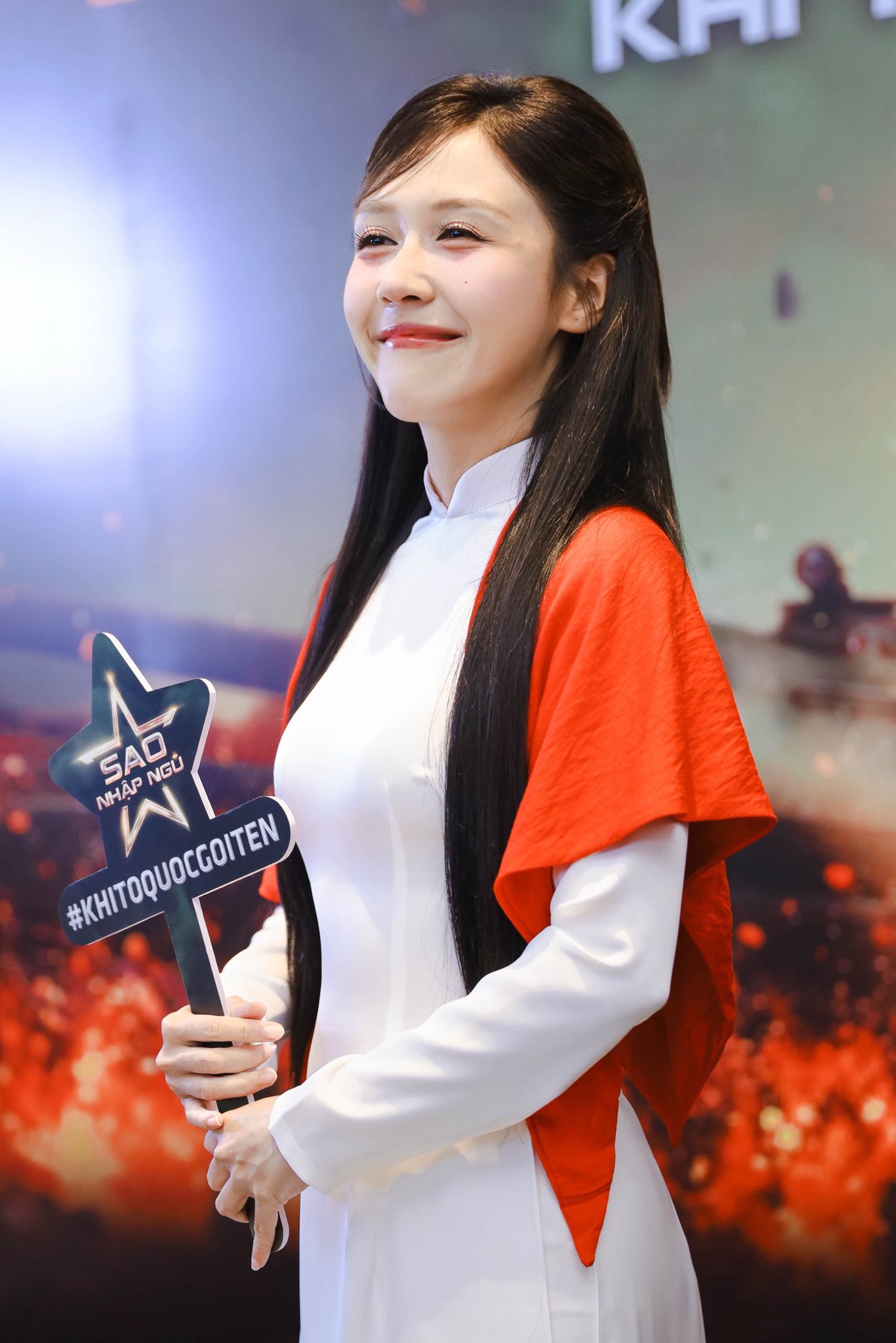 Những khoảnh khắc Hậu Hoàng khiến mọi người bất ngờ trong trang phục truyền thống