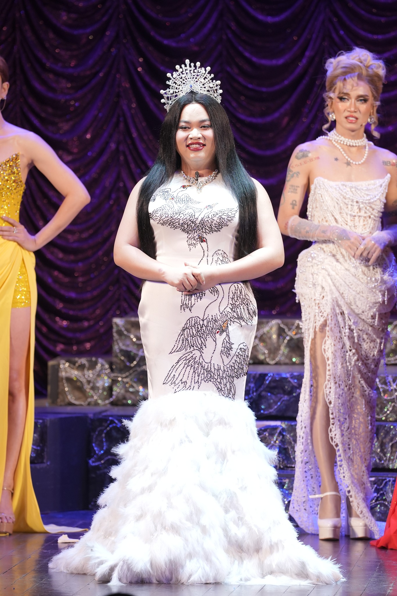 Đạo diễn của vở kịch Đảo Hoa Hậu - Bé 7 (tên thật: Nguyễn Thanh Ngọc Hải)