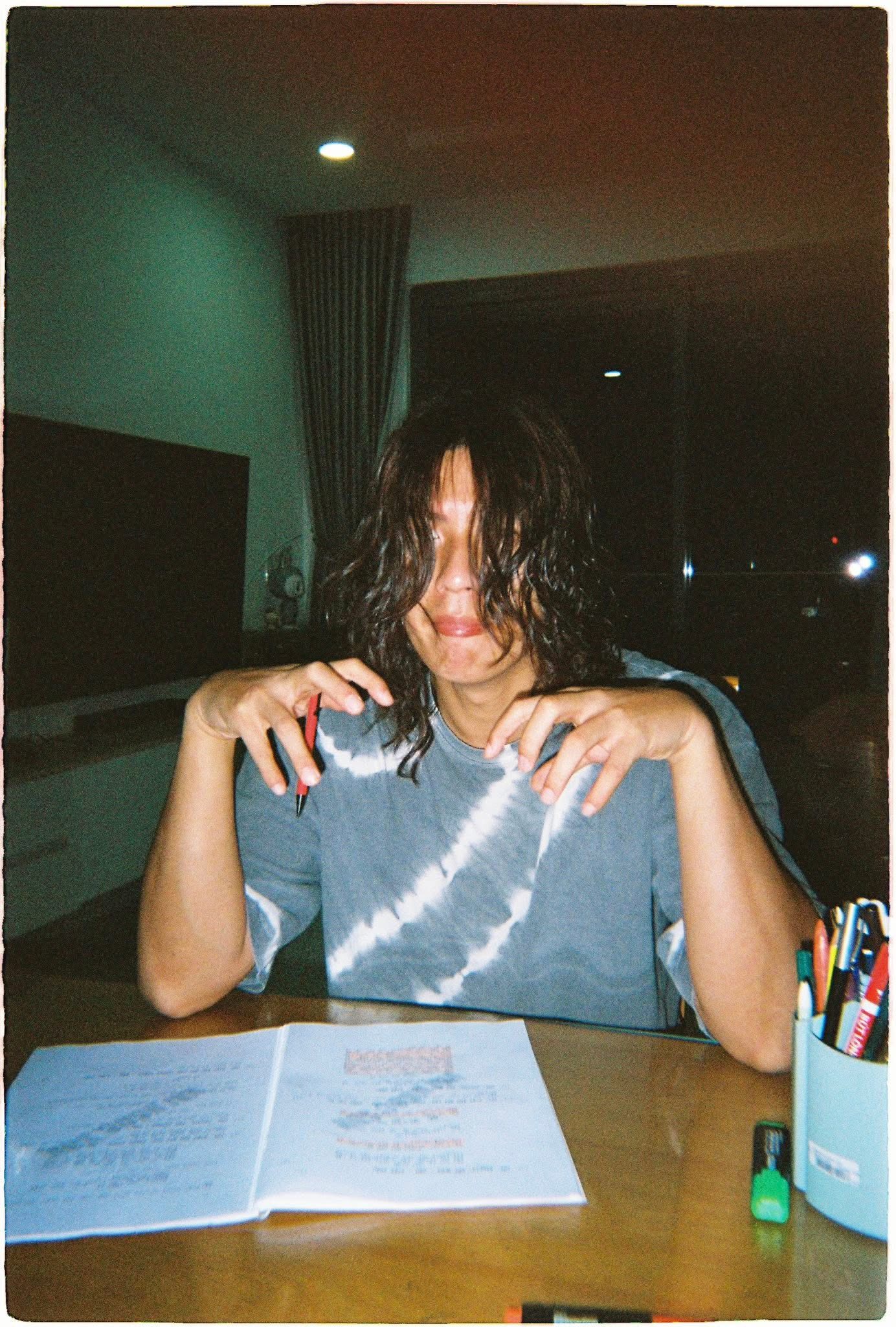 Diện mạo khác lạ của mỹ nam màn ảnh khiến fan được phen hú hồn