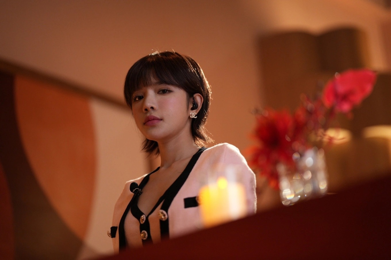 LyLy vào vai một nữ MC nổi tiếng, giỏi giang