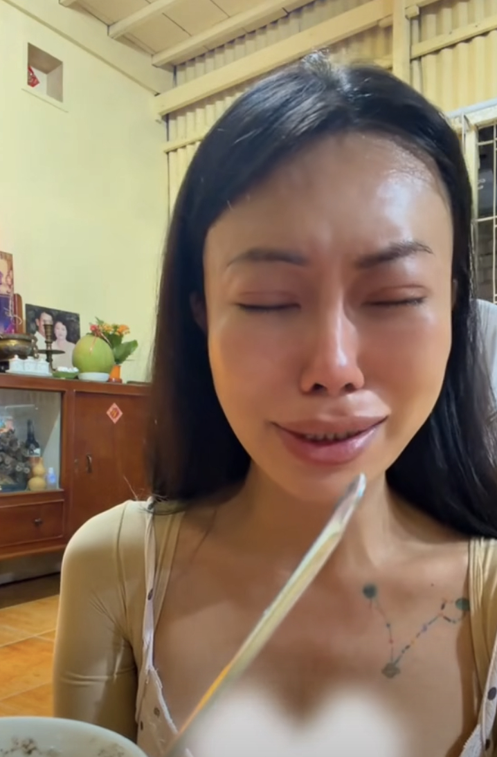  Mỹ nhân chuyển giới An Giang khóc lóc suy sụp sau khi tiêm mỡ toàn mặt 