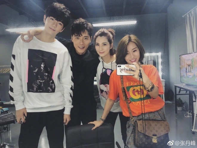 Hồng Hân 2 lần đau đớn bắt quả tang ông xã Trương Đan Phong (áo đen) ngoại tình với nữ trợ lý Tất Oánh (áo cam). Dù vậy, nữ diễn viên vẫn tha thứ cho chồng. Ảnh: Sina,