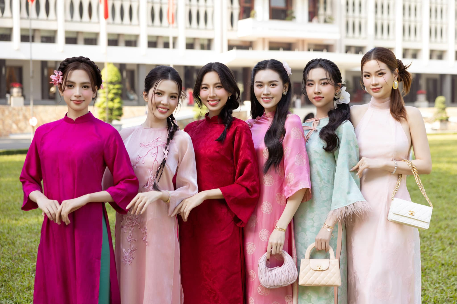 Hội bạn của Thùy Tiên là những Hoa hậu, Á hậu nổi tiếng (Ảnh: FBNV)