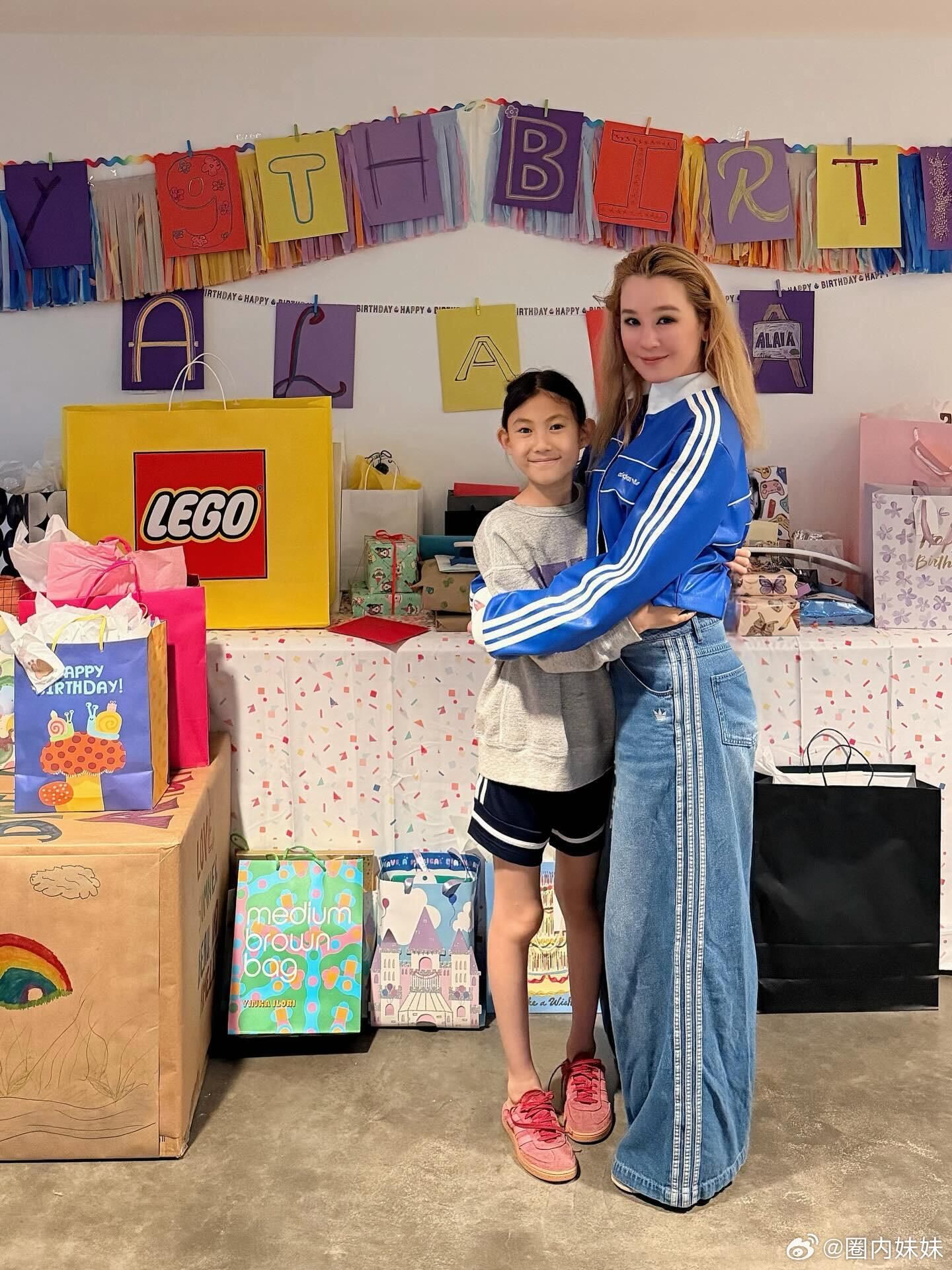 Mới 9 tuổi, Alaia đã có vóc dáng cao ráo, đôi chân dài vô cùng nổi bật. Ảnh: Sina.