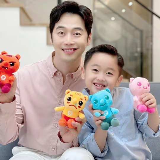 Nhiều khán giả hy vọng trong tương lai Kim Jae Won sẽ để con trai ra mắt làng giải trí và tiếp bước thành công của nam diễn viên. Ảnh: Naver