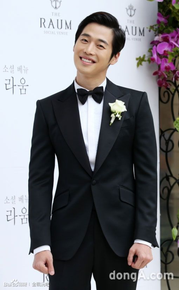 Nam thần cao 1m84 biến mất bí ẩn, thì ra đã cưới được thiên kim tập đoàn lớn và có con lớn tướng