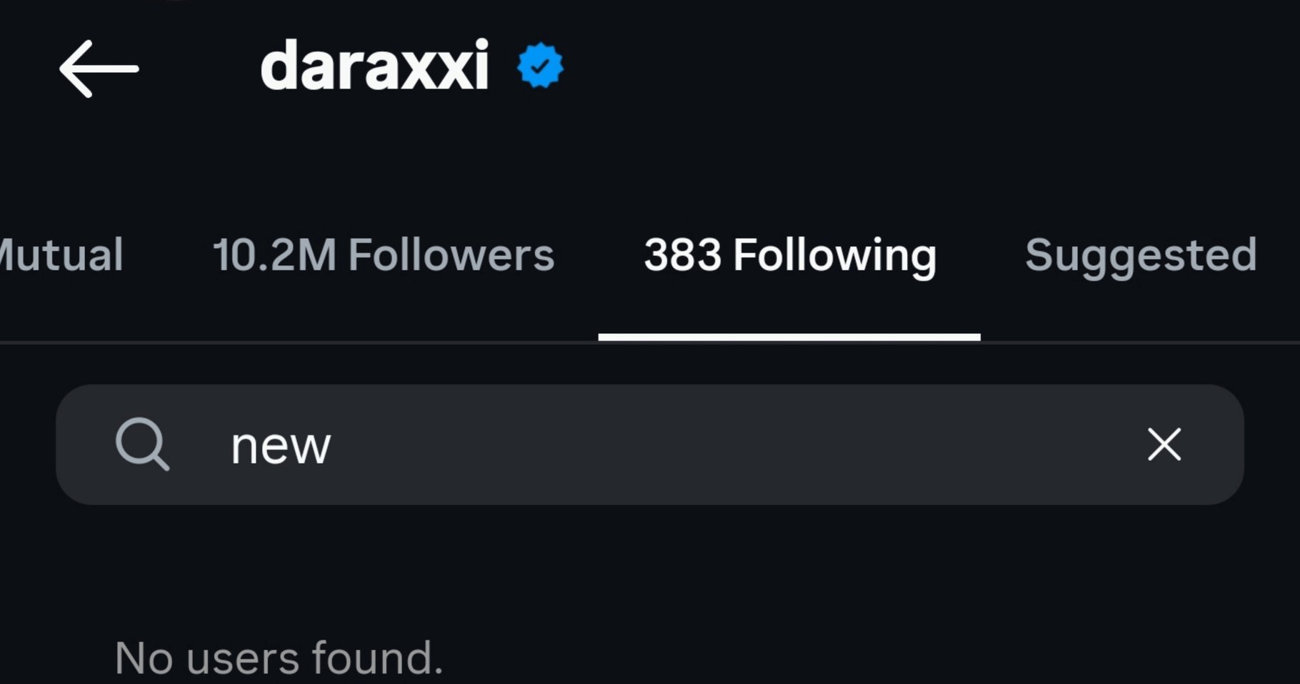 ... và thẳng tay bỏ theo dõi Park Bom. Ảnh: Instagram