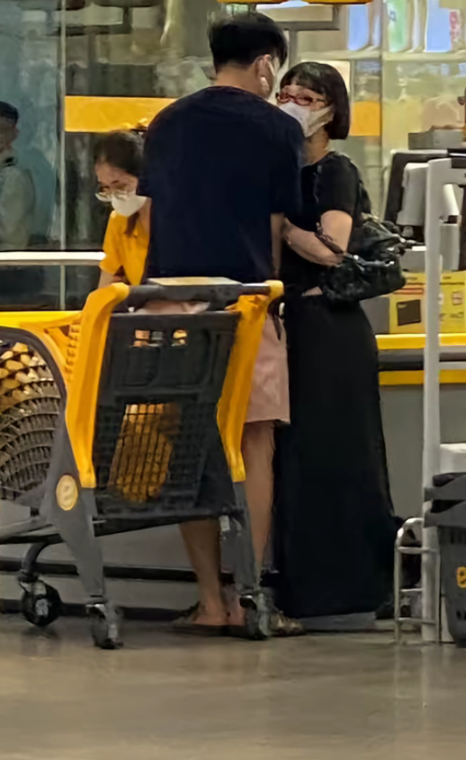 Nam Vlog và Miu Lê nhiều lần bị bắt gặp cùng nhau (Ảnh: FBNV)