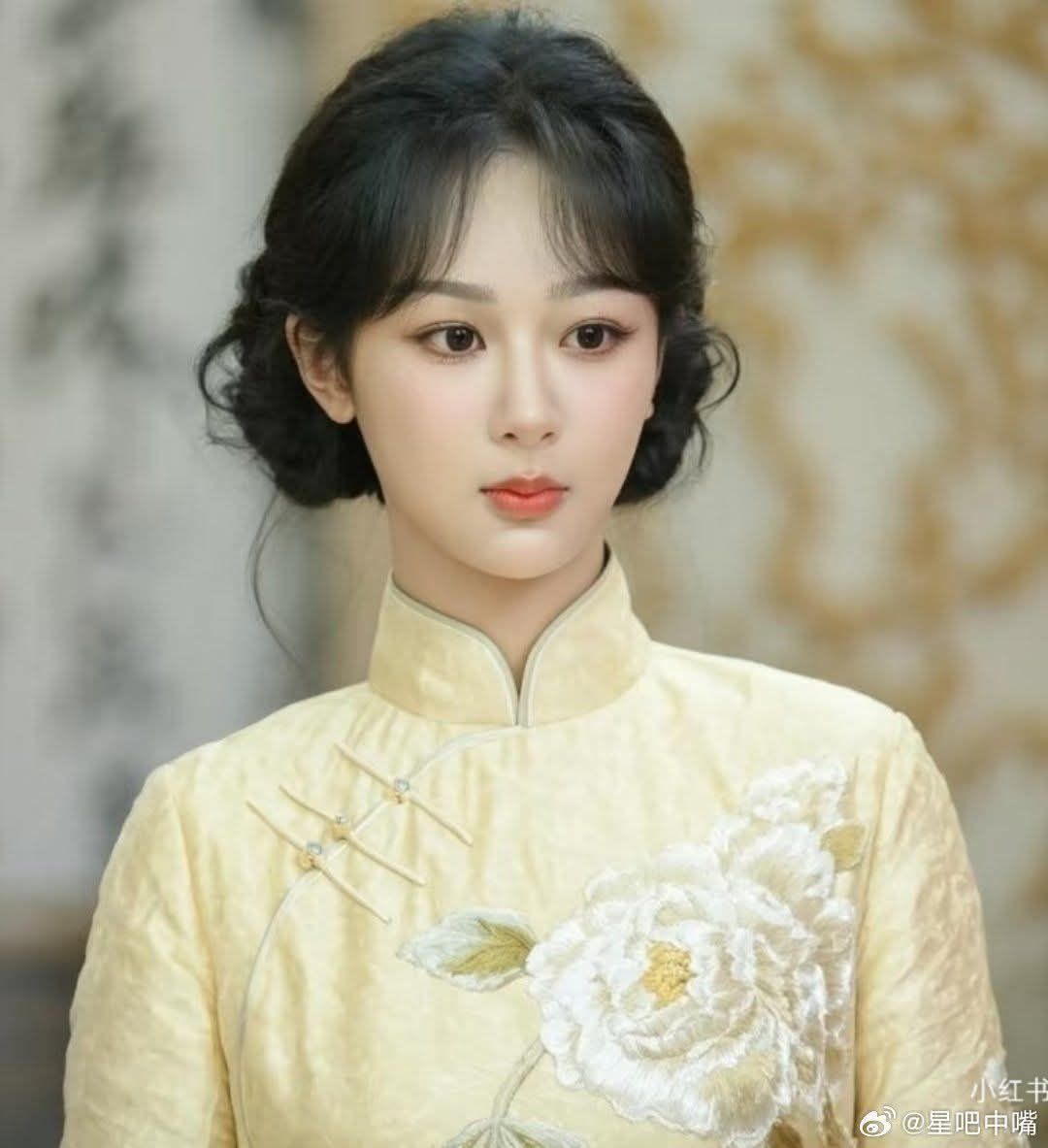 Nhưng đoàn phim muốn tôn trọng nguyên tác nên giữ nguyên hình ảnh váy và tóc