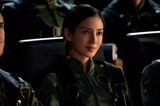 Showbiz có duy nhất 1 mỹ nhân diễn dở đến mức bị bạn diễn cạch mặt, quản lý mắng giữa đường cũng không dám cãi