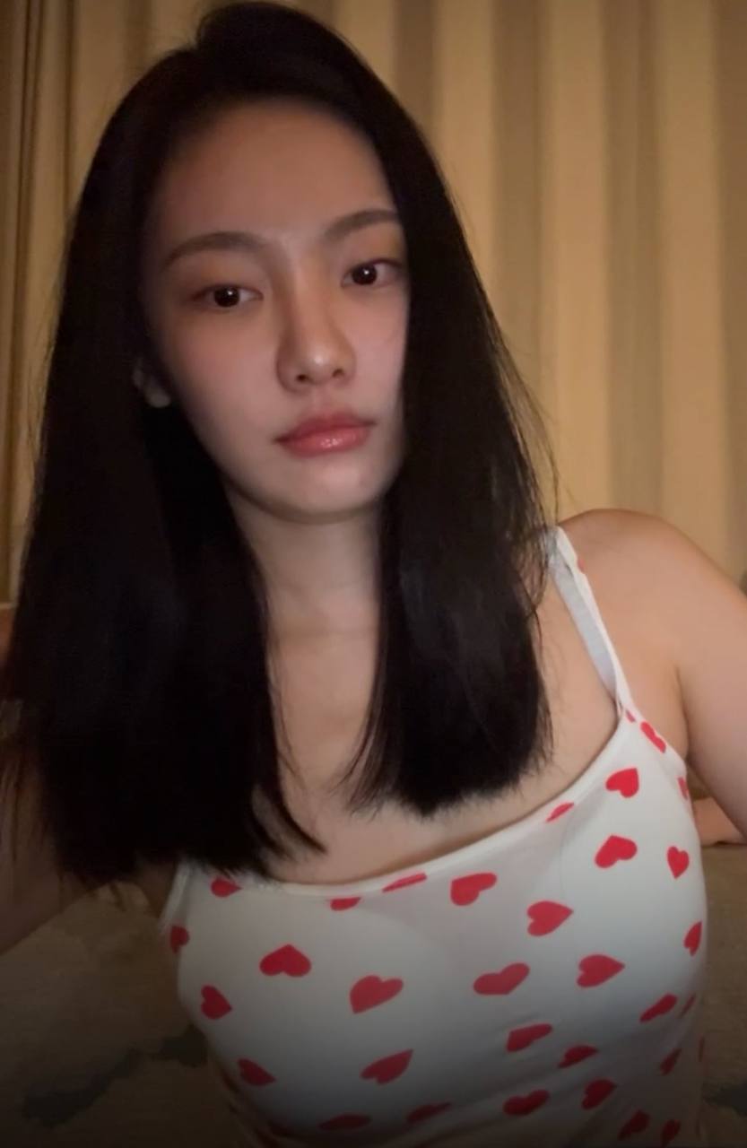 Ningning tự tin để mặt mộc lên giao lưu cùng người hâm mộ. (Nguồn:X)