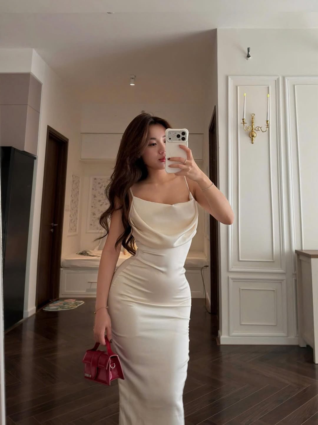  Danh tính gái xinh tạo dáng chụp ảnh 