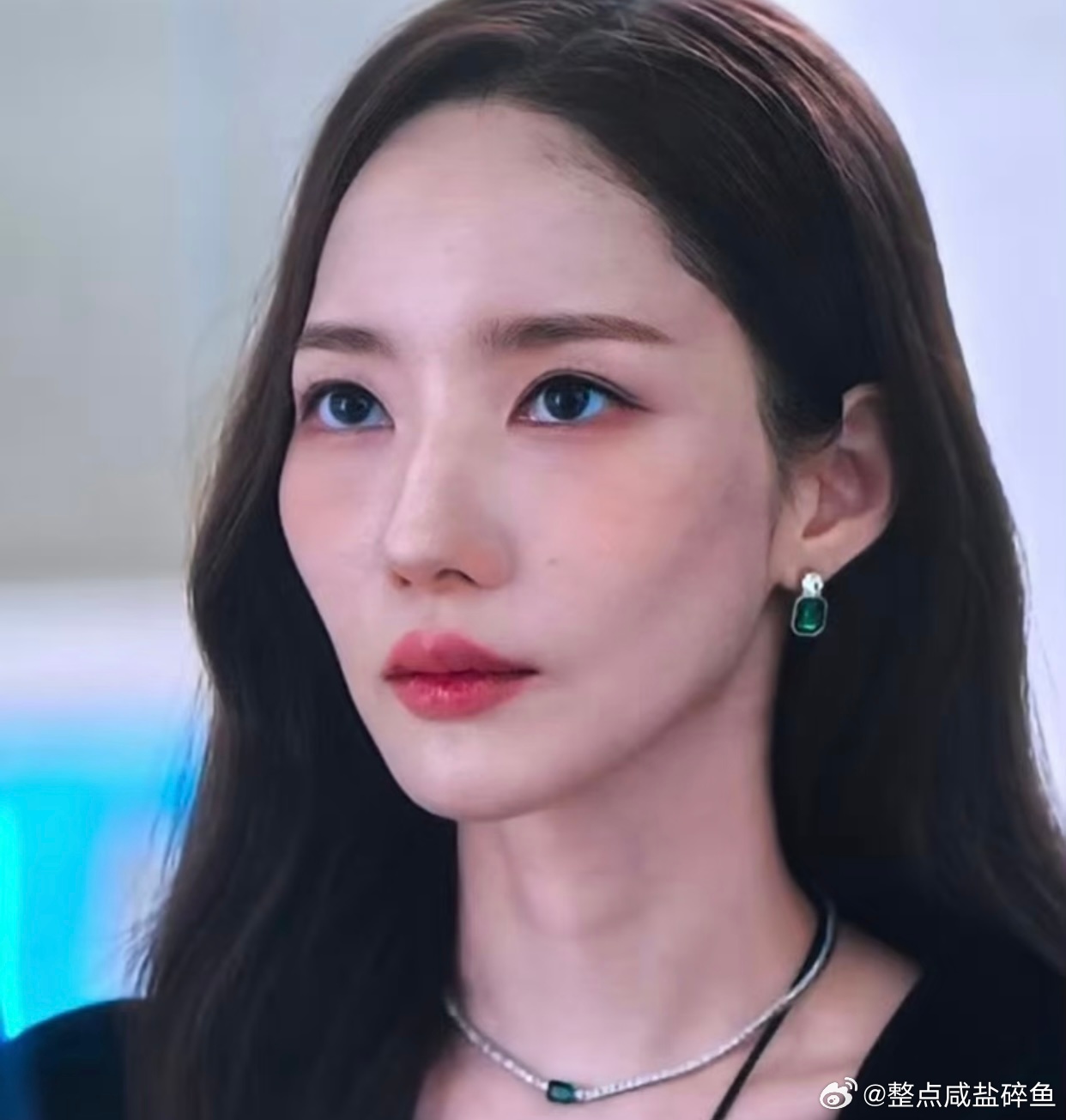 Nhan sắc của Park Min Young ở bộ phim Siren’s Kiss vừa mới lên sóng khiến công chúng phát hoảng. Không tin nổi Park Min Young xinh đẹp, ngọt ngào ngày nào giờ lại gầy rộc, tàn tạ tới mức này. Ảnh: 163