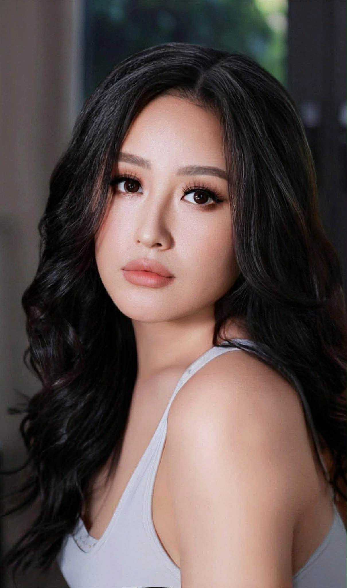 Dù bị hối thúc chuyện cưới xin nhưng Mai Phương Thuý chưa nóng vội (Ảnh: FBNV)