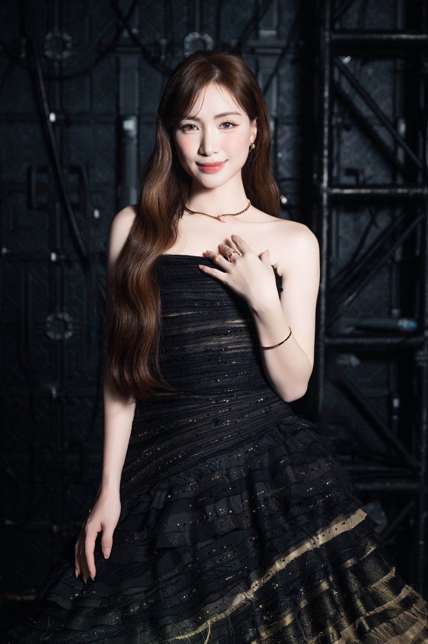 Đông đảo khán giả đã gửi lời chúc mừng tới Hòa Minzy khi cô công khai có tình yêu mới. Ảnh: FBNV