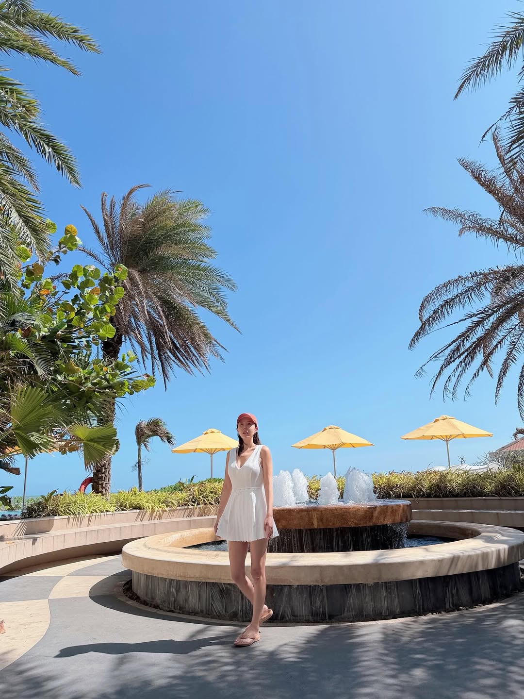 Mỹ nhân Gia Đình Là Số 1 diện váy trắng tinh khôi, khoe trọn vóc dáng mảnh mai không chút mỡ thừa. Ảnh: X