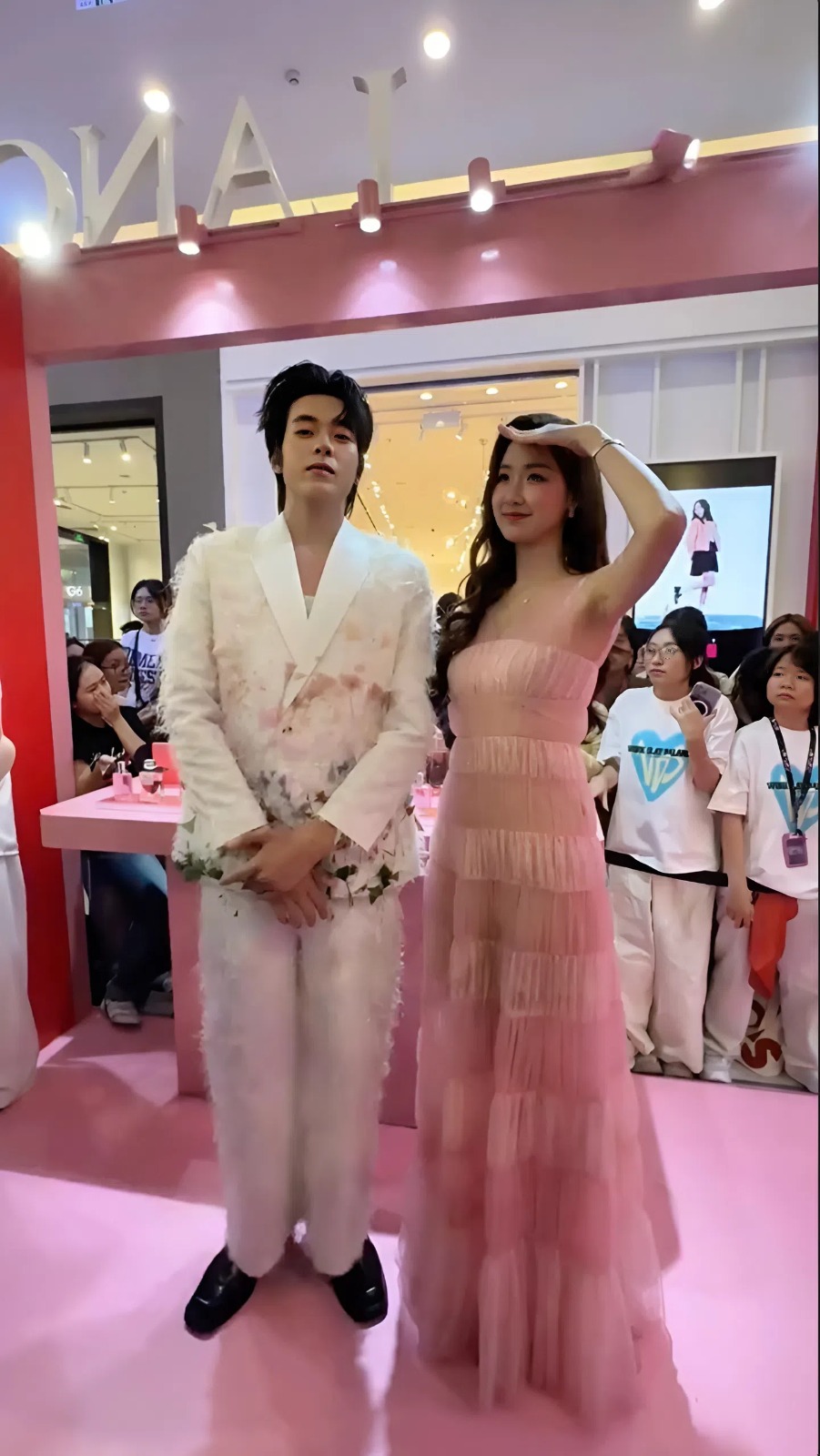 Bảo Ngọc khá hài lòng khi gặp chàng trai cùng mình tương xứng về chiều cao (Ảnh chụp màn hình).