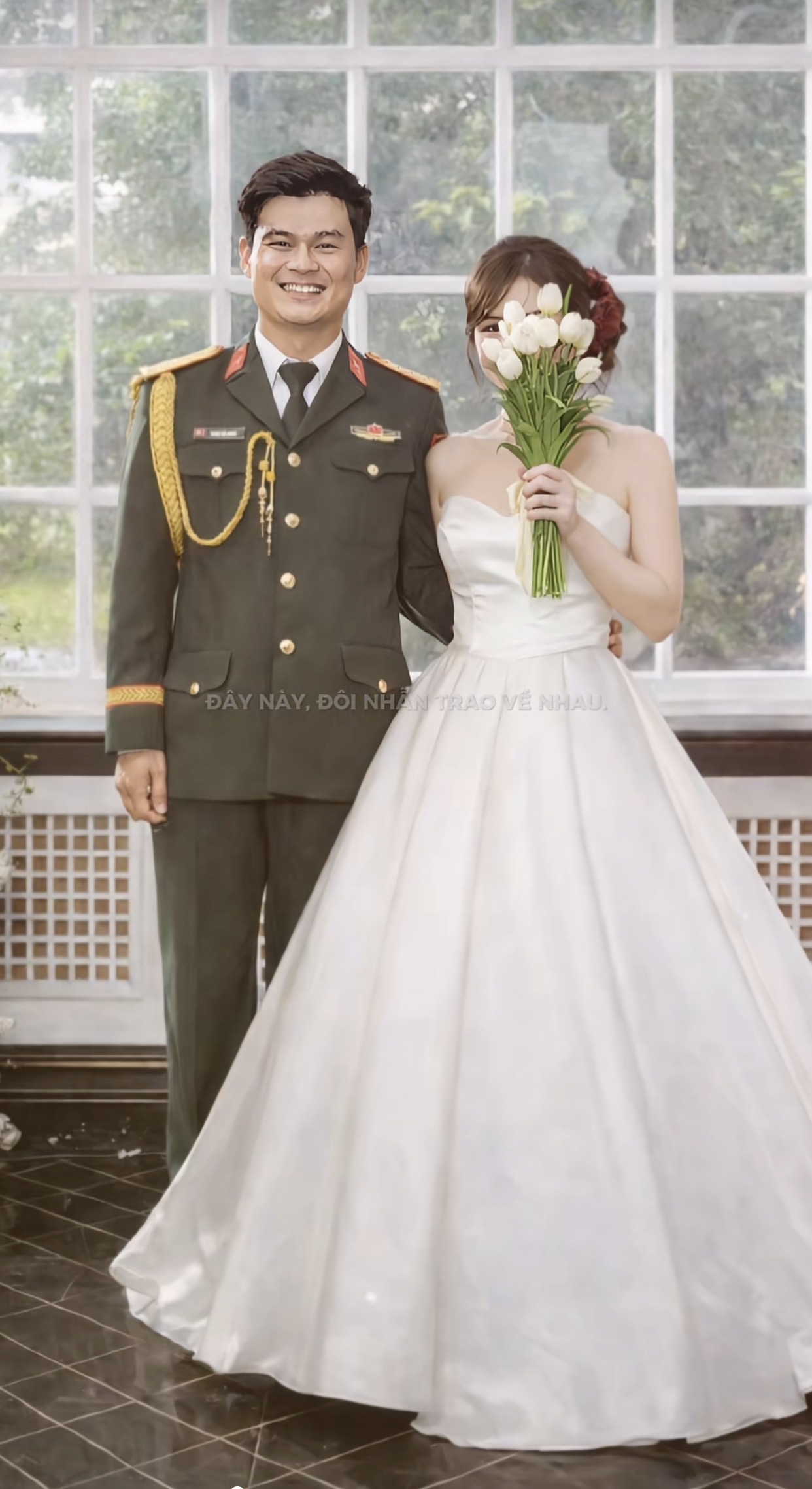 Cư dân mạng lan truyền bức ảnh được cho là hình cưới của Hoà Minzy và Đại uý Thăng Văn Cương