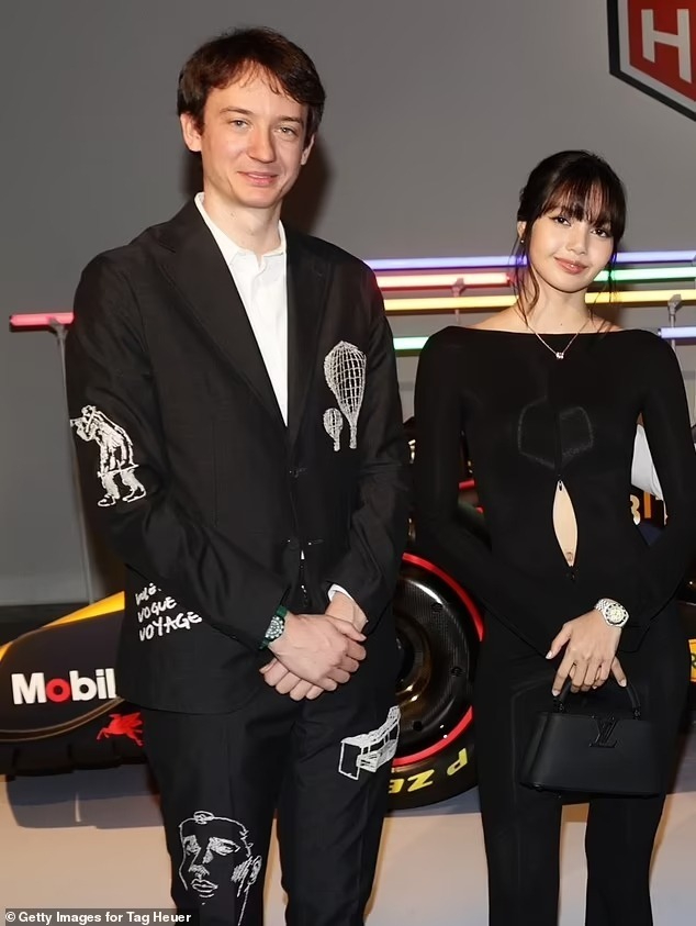 Lisa đang hẹn hò với thái tử LVMH - CEO Frédéric Arnault. Ảnh: X