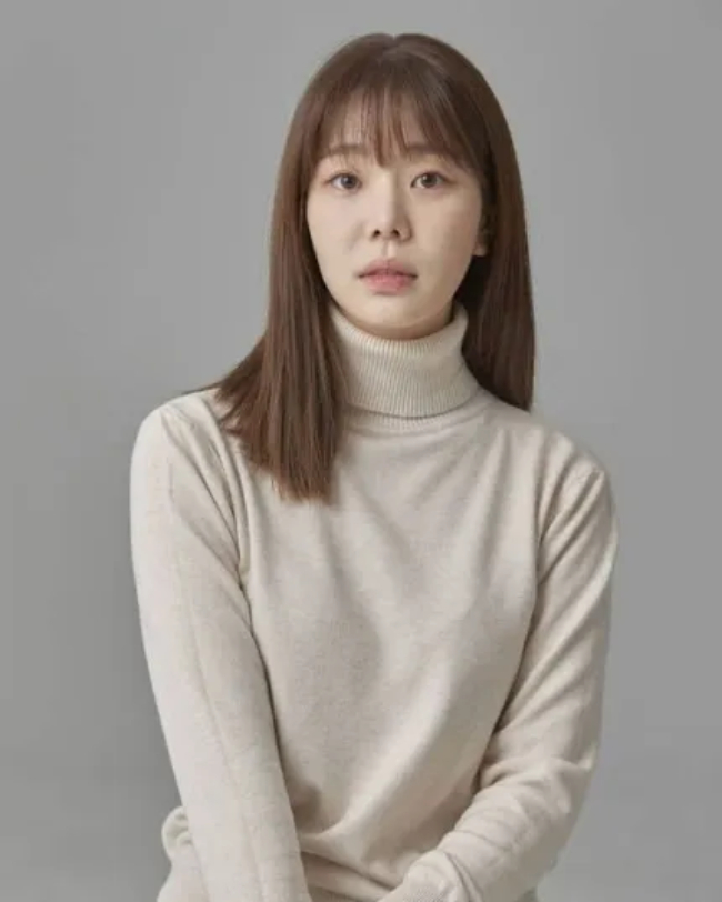 Nhưng trước khi mang thai con thứ 3, người đẹp họ Lee đã bị sảy thai tận 2 lần, khiến người hâm mộ không khỏi xót xa. Ảnh: Nate