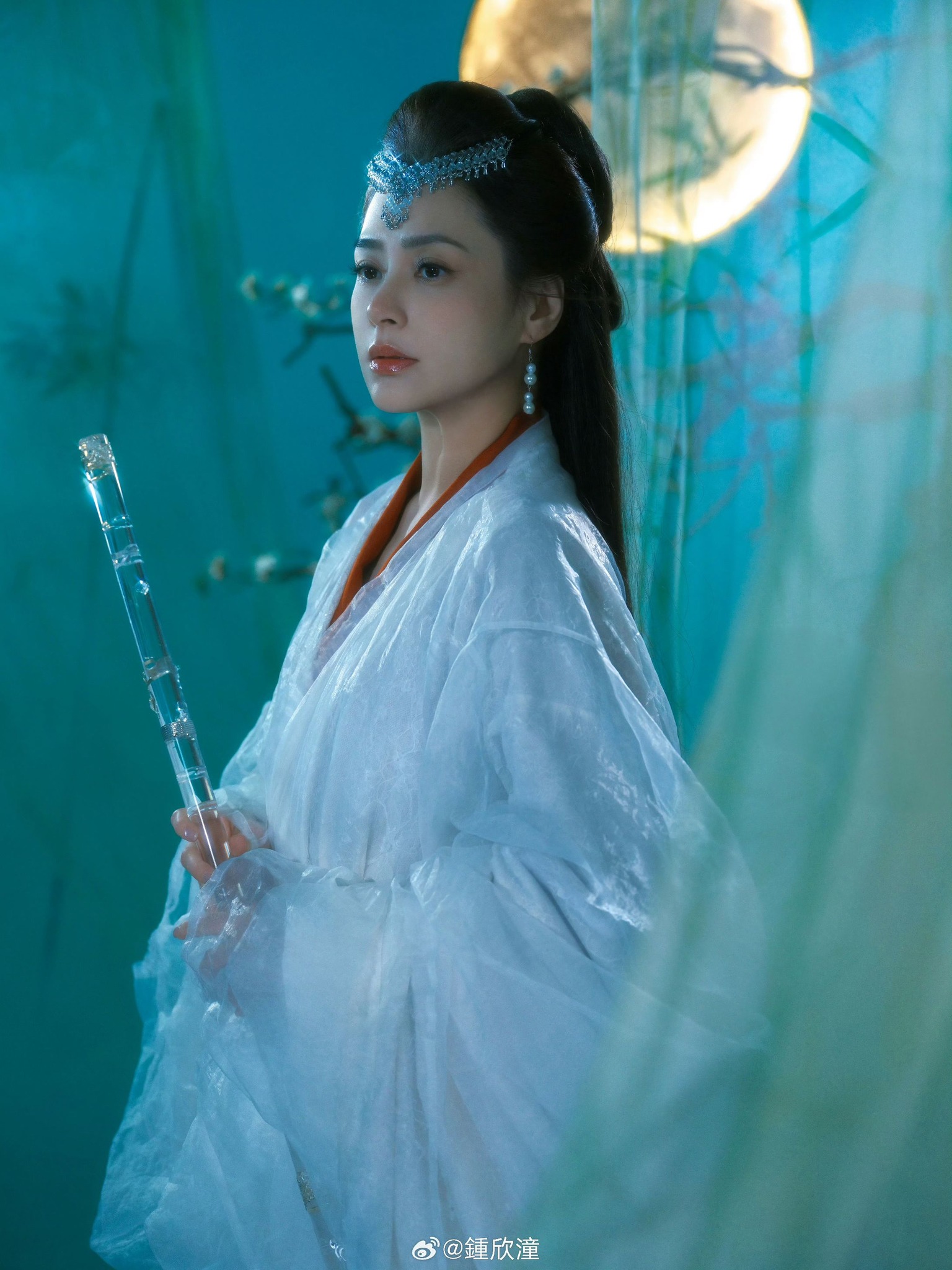 Chung Hân Đồng là nữ thần cổ trang top đầu showbiz