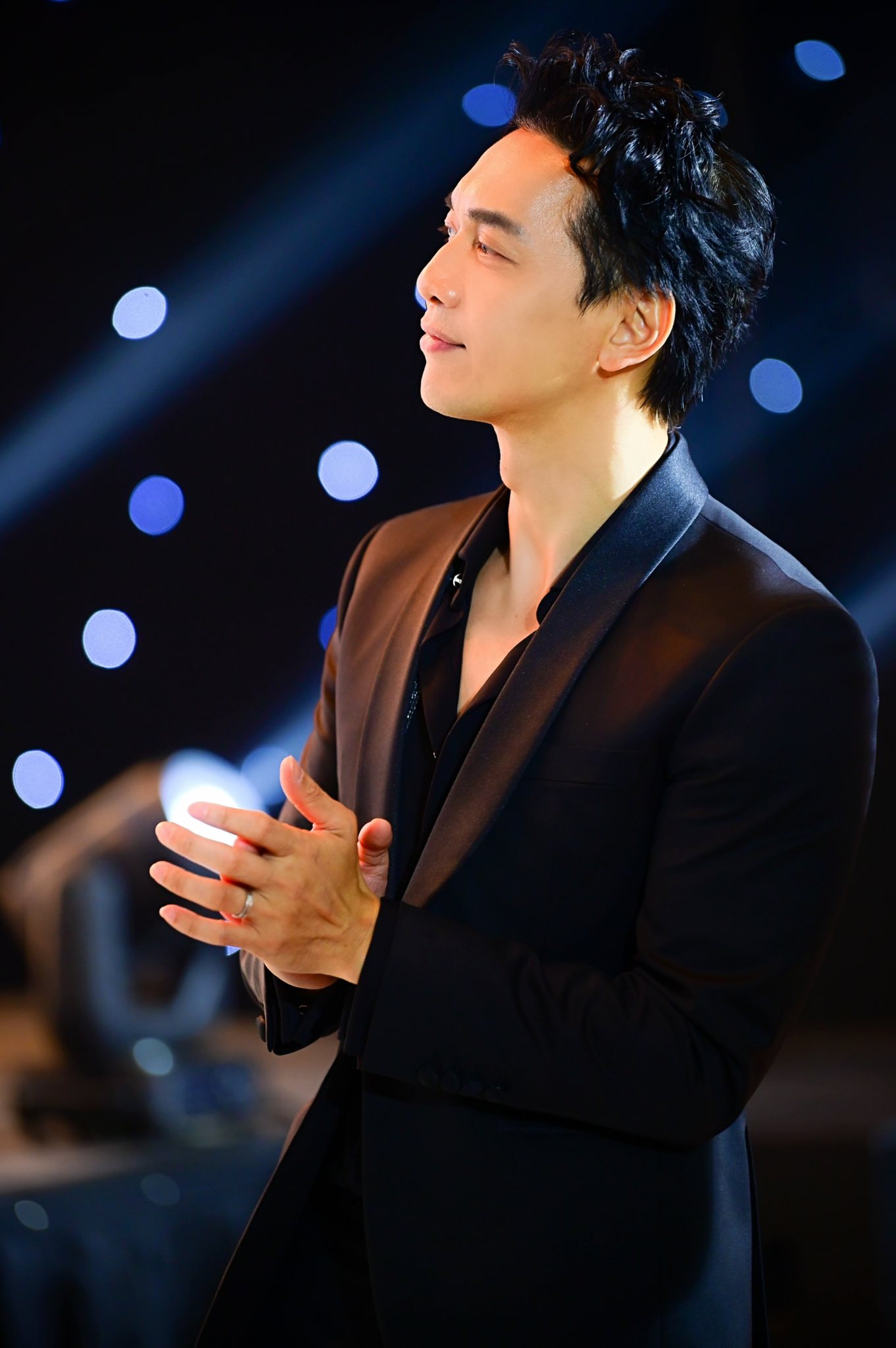 Chủ tịch ACB Trần Hùng Huy lại gây sốt: “Cứ như Soobin Hoàng Sơn phiên bản chủ tịch ngân hàng vậy”