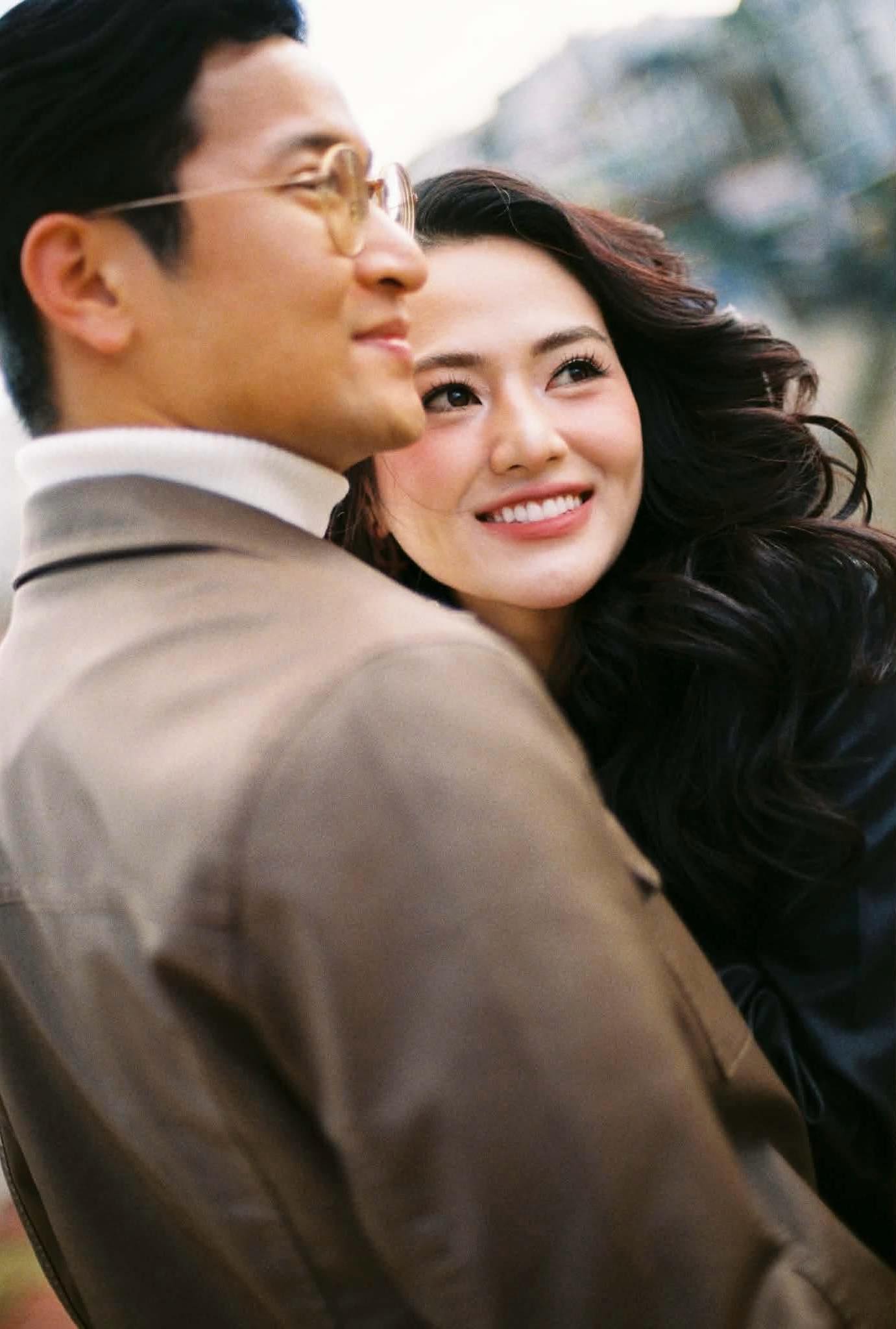   Vũ Việt Hoa và Vương Trọng Trí đã hoàn tất thủ tục đăng ký kết hôn từ năm 2021. Ảnh: FBNV  