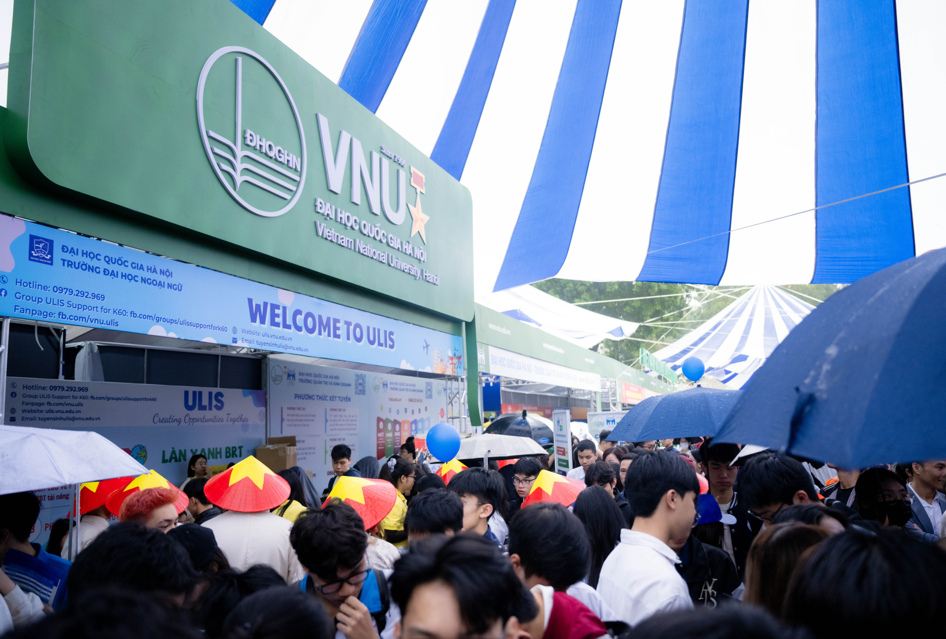 “Siêu Chủ nhật” tư vấn tuyển sinh 2026 tại Đại học Bách khoa Hà Nội: Hơn 320 gian trại, học sinh đội mưa đến tìm hiểu ngành học