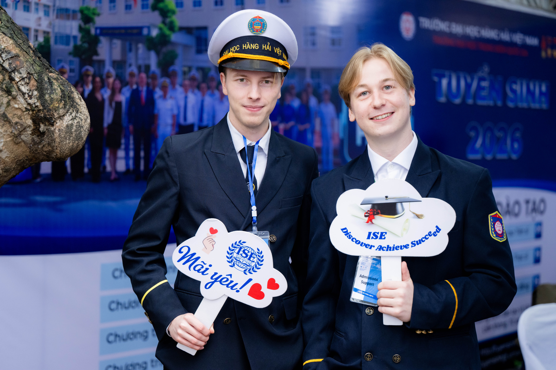 Năm nay có sự tham gia của khá nhiều giảng viên và sinh viên nước ngoài đến từ các trường tại các gian tư vấn