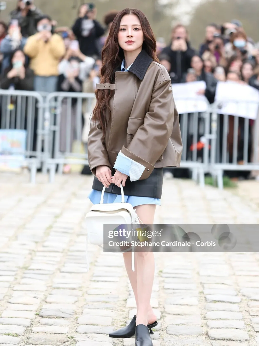 Baifern bật mode “hủy diệt” luôn cả ống kính hung thần Getty Images tại Paris Fashion Week. Nữ diễn viên đình đám chinh phục khán giả nhờ nhan sắc ngọt ngào, đằm thắm hết chỗ chê ở tuổi 34. Ảnh: Getty Images