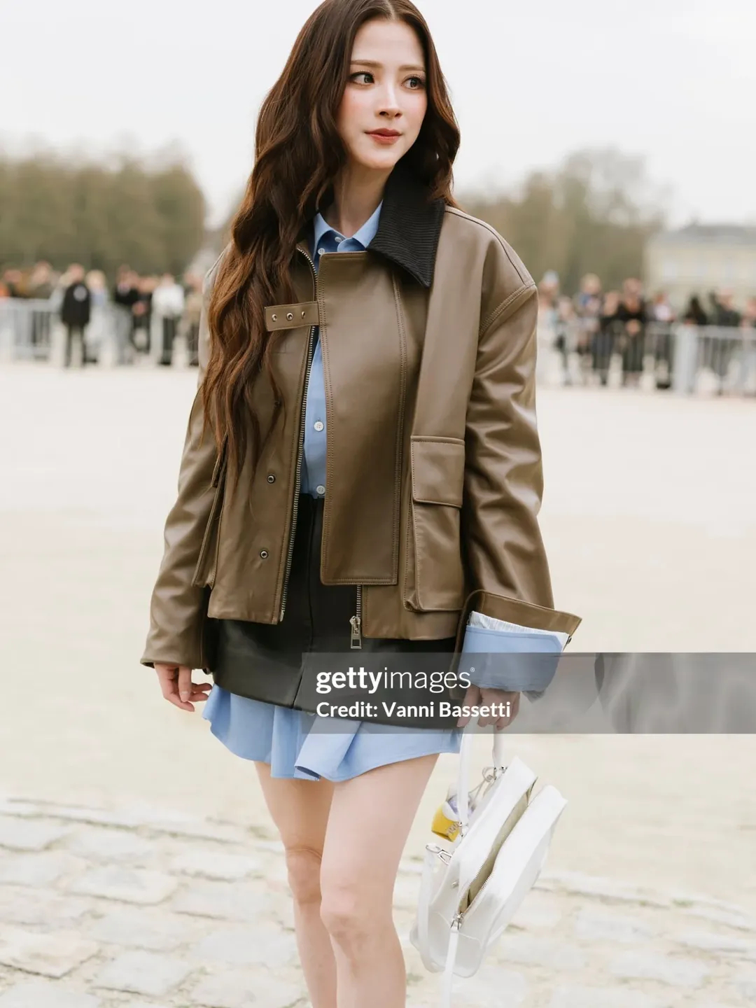Nhan sắc thật của Baifern Pimchanok qua “ống kính hủy diệt” Getty Images ở Paris Fashion Week