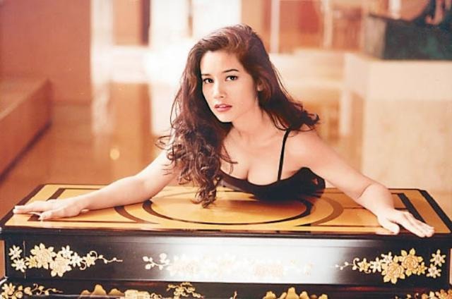 Cô từng cùng Chung Sở Hồng, Thư Kỳ và Chung Lệ Đề nằm trong top những biểu tượng gợi cảm của màn ảnh Hoa ngữ. Ảnh: Sohu.