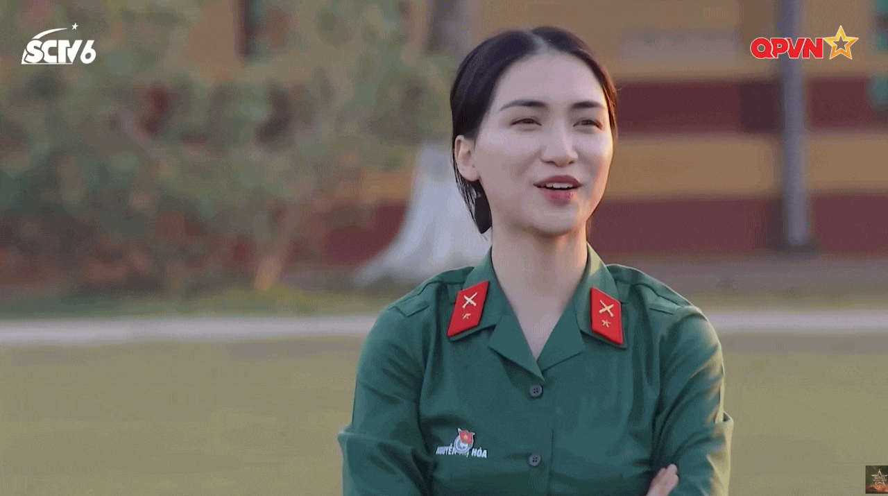   Hòa Minzy trong phần chia sẻ trước khi biểu diễn ca khúc Bống Bống Bang Bang (Ảnh: Sao Nhập Ngũ)   