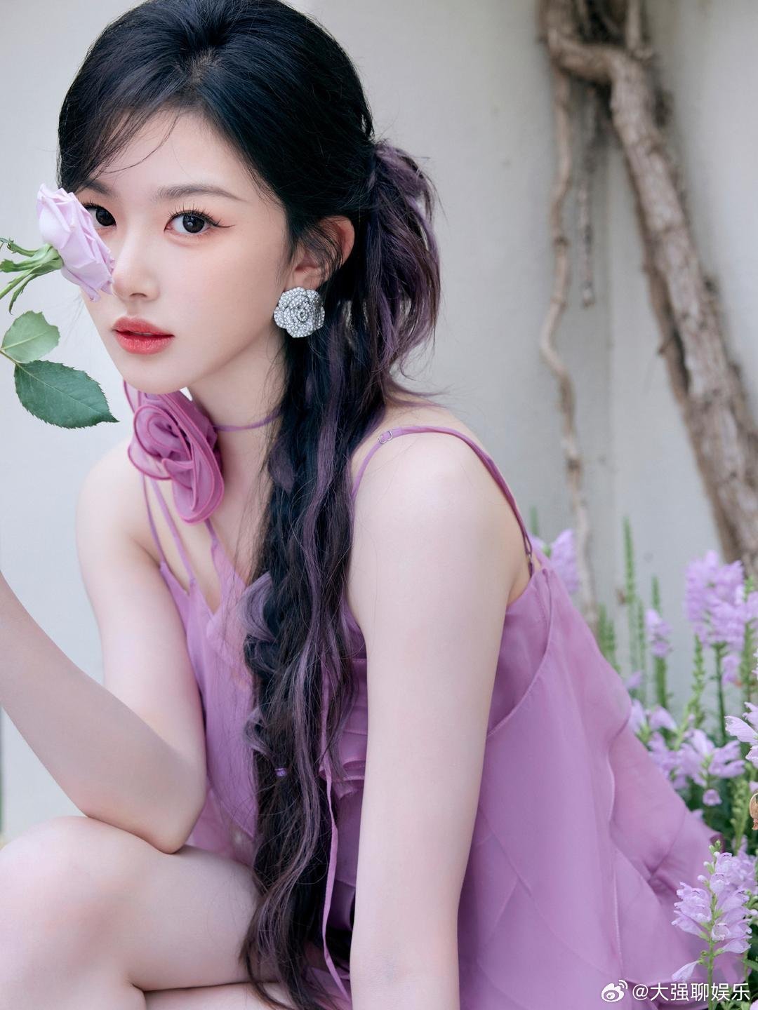 Khổng Tuyết Nhi Khổng Tuyết Nhi sinh năm 1996, nổi tiếng sau khi tham gia show tuyển chọn thần tượng Thanh Xuân Có Bạn 2. 