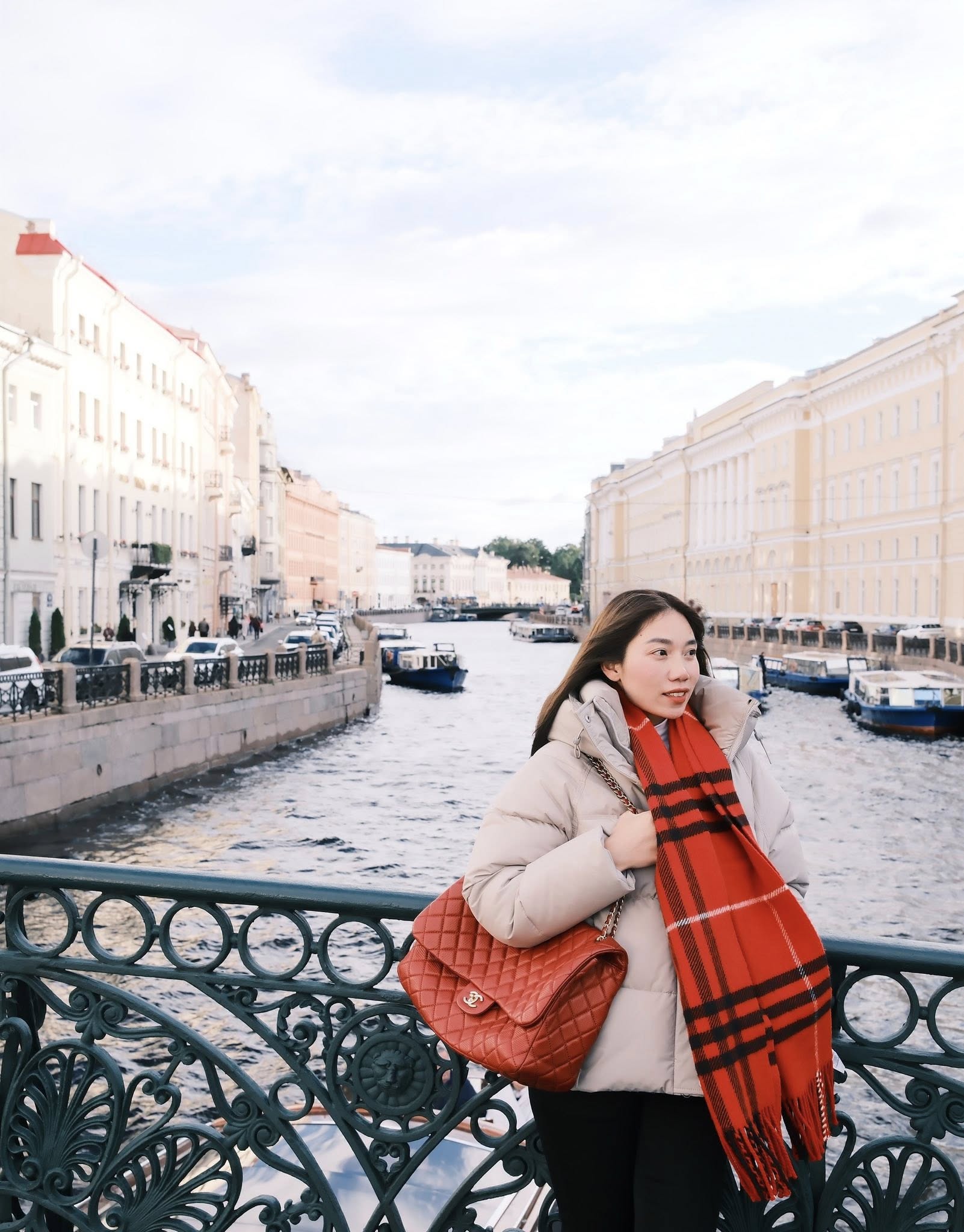 Ảnh đời thường của trợ lý Hòa Minzy.