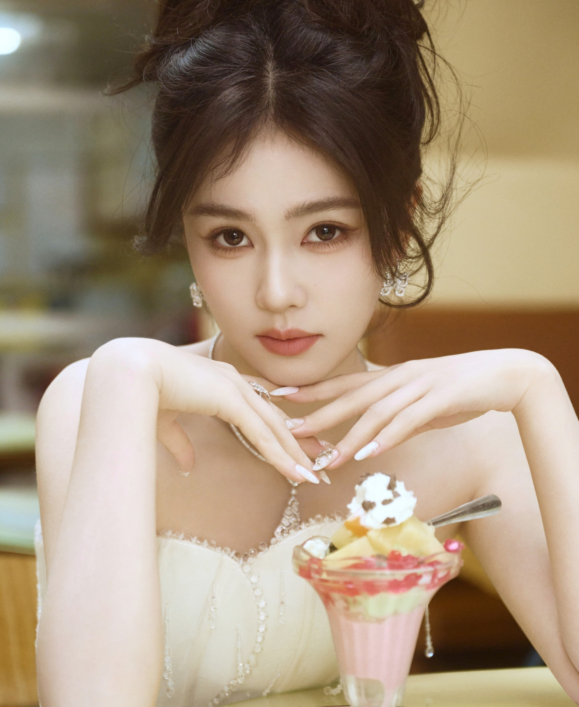 Bạch Lộc ghi dấu ấn qua nhiều phim cổ trang. Ảnh: Weibo