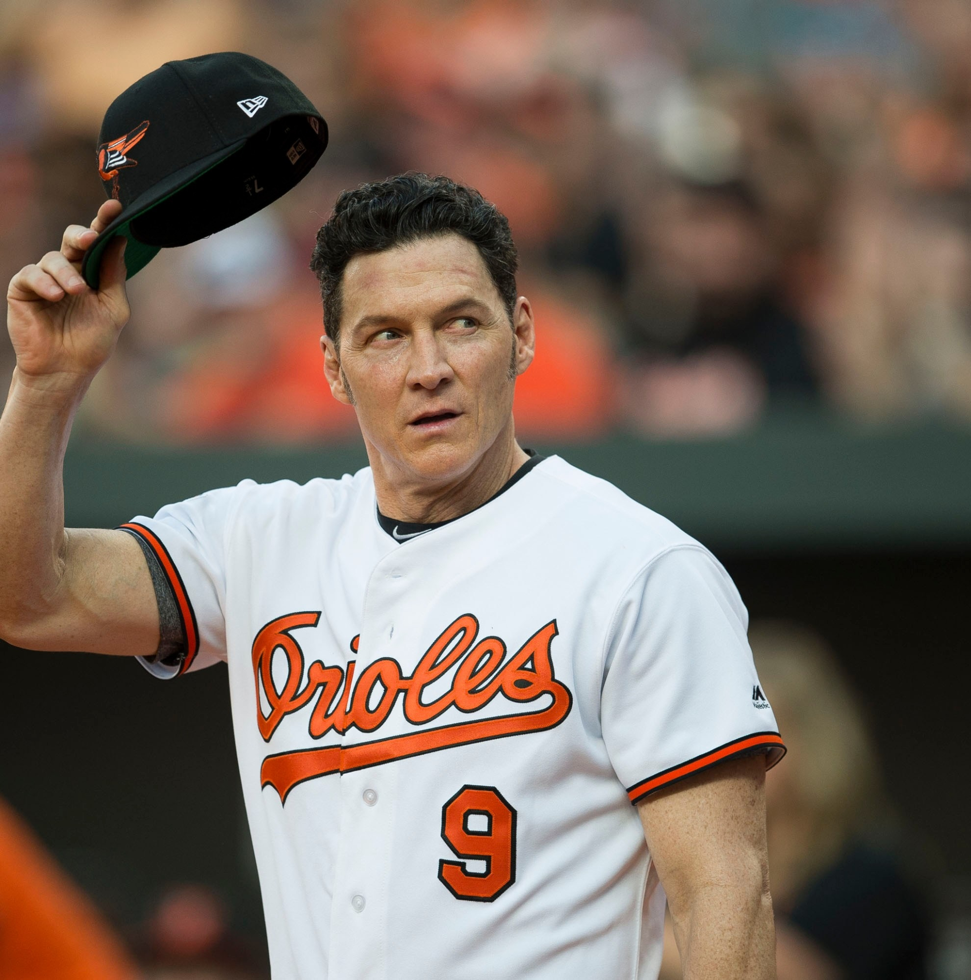 Bạn trai cô vẫn cực kỳ phong độ ở độ tuổi U70. Ảnh: X