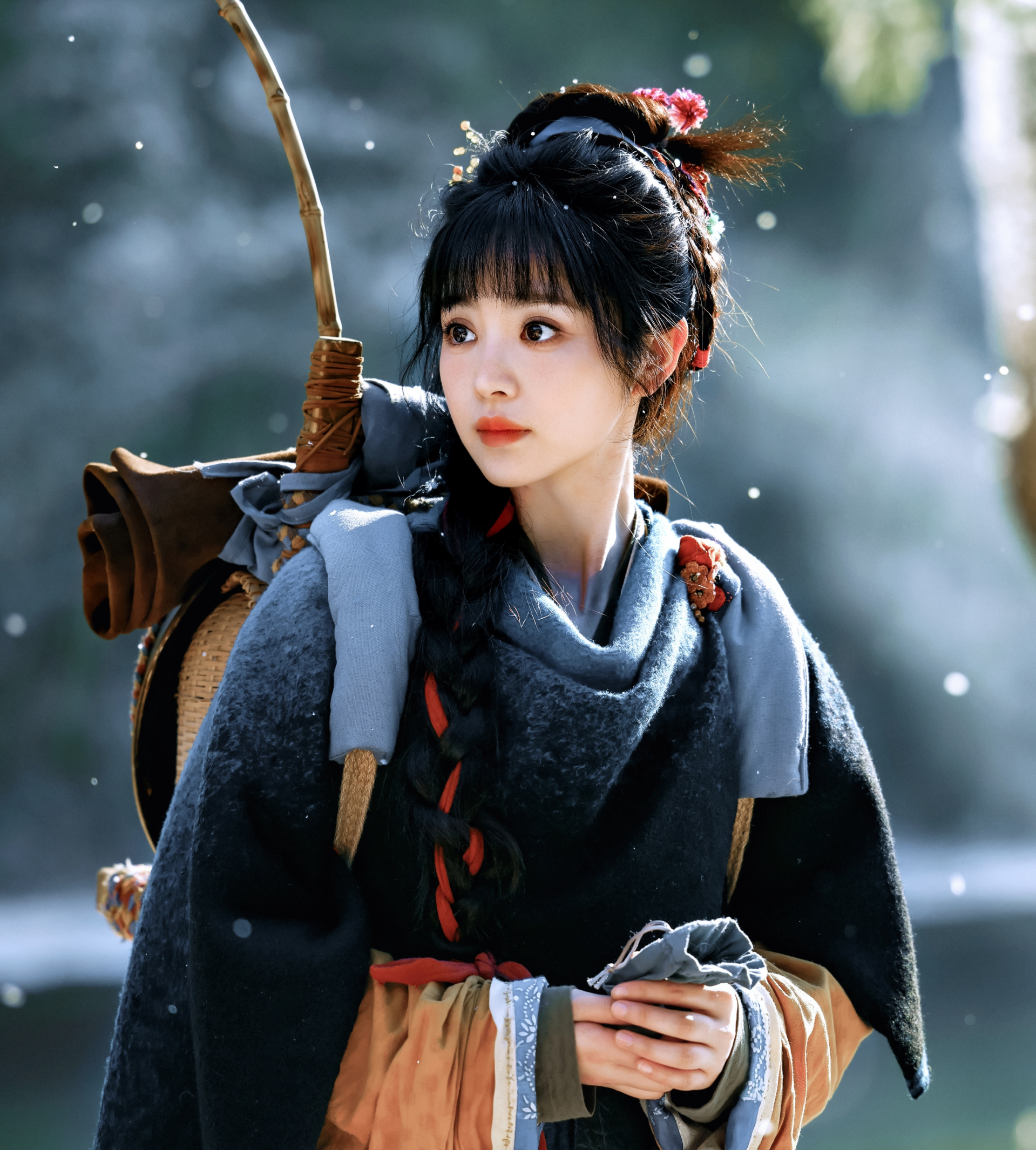 Khán giả muốn Trục Ngọc dừng chiếu vì tạo ra môi trường cạnh tranh thiếu công bằng. Trục Ngọc bỗng trở thành kẻ thù của hàng trăm bộ phim khác