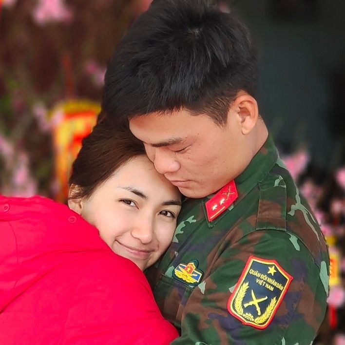 Hot lại đoạn clip Đại úy Thăng Văn Cương ném lựu đạn, bắn súng cực chất, Hoà Minzy: 