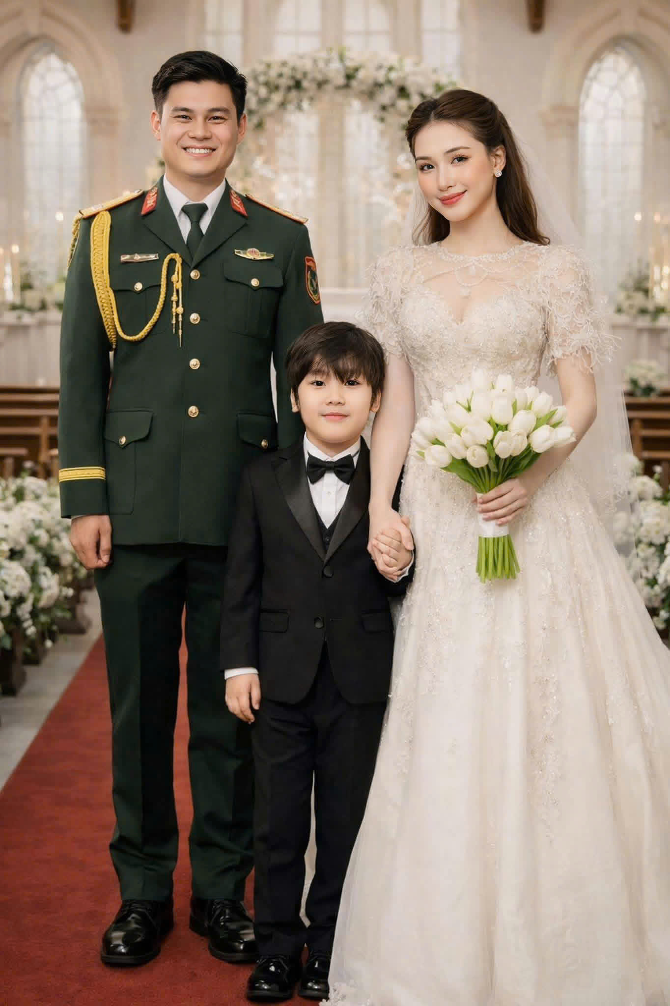 Thậm chí netizen còn lan truyền bức hình có sự xuất hiện của bé Bo bên cặp đôi trên lễ đường. Ảnh: MXH