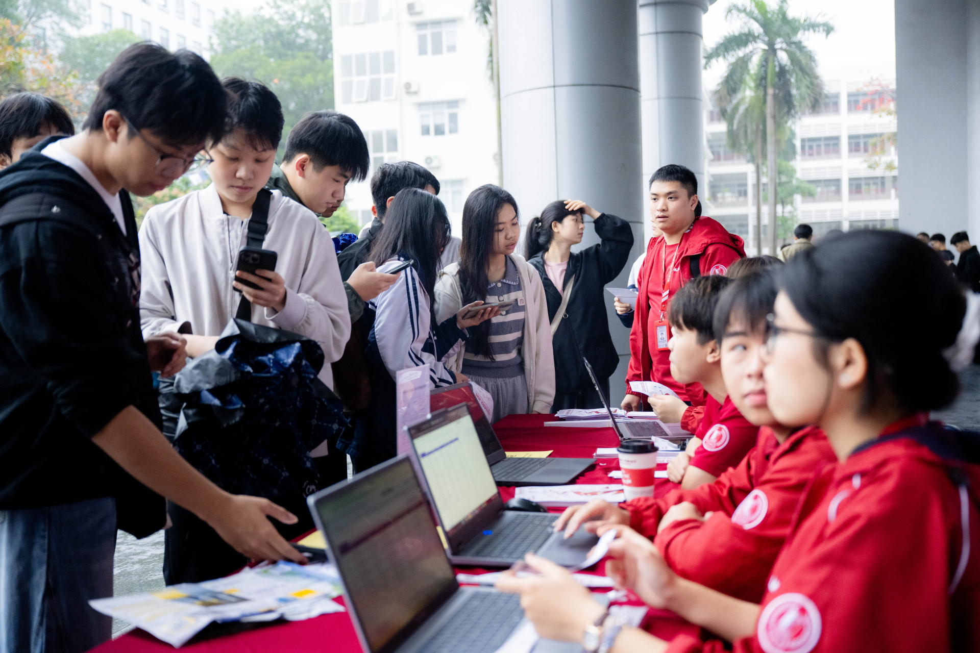 Ngày hội tư vấn tuyển sinh – hướng nghiệp 2026 diễn ra tại Đại học Bách khoa Hà Nội