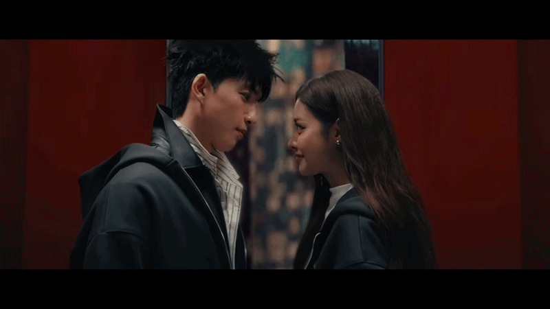 Thà là HIEUTHUHAI rủ Babyboo đóng MV cùng, chứ diễn tình cảm mà mặt đơ quá đơ